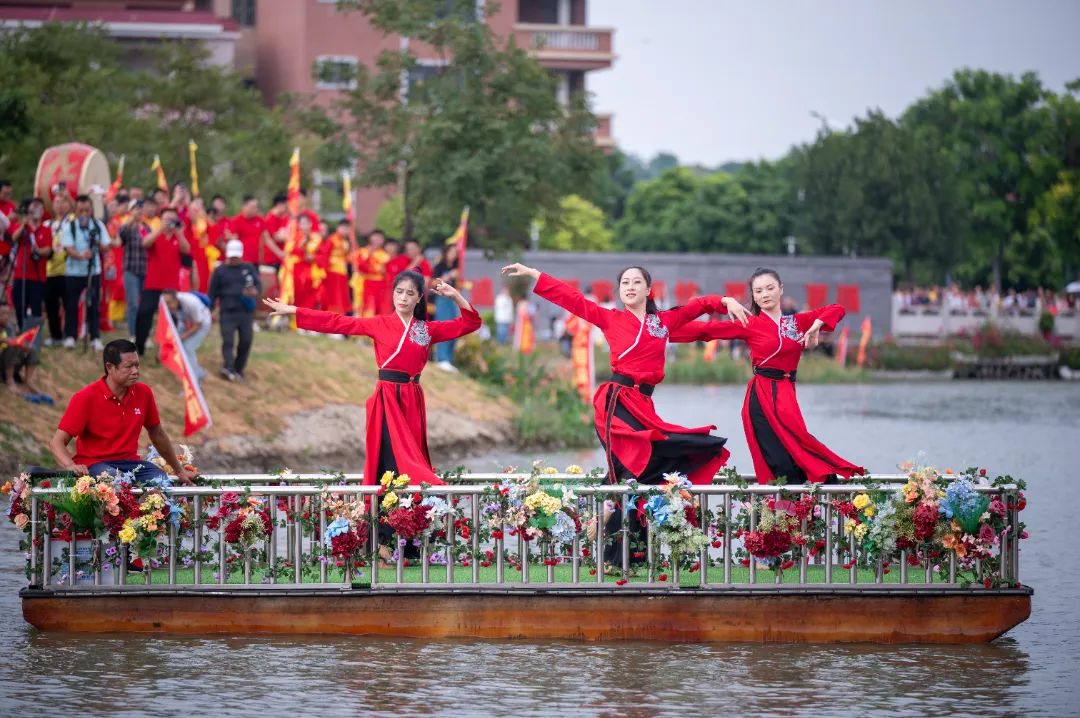 燃動金秋 | 草艇競渡，奪人風采彰顯非遺文化瑰寶之韻(圖8)