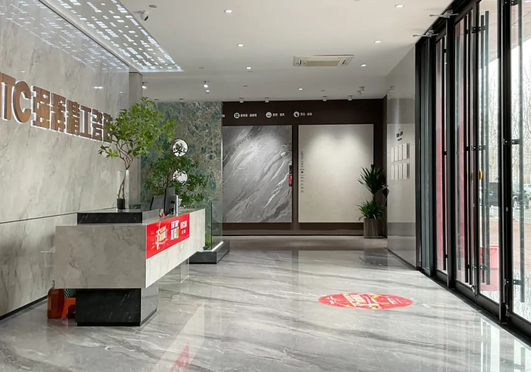 終端風(fēng)采 | 強輝東營旗艦店，探尋質(zhì)感空間的詩意生活(圖6)